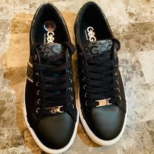 Guess Lowtop Womens Shoe Size 8 1/2